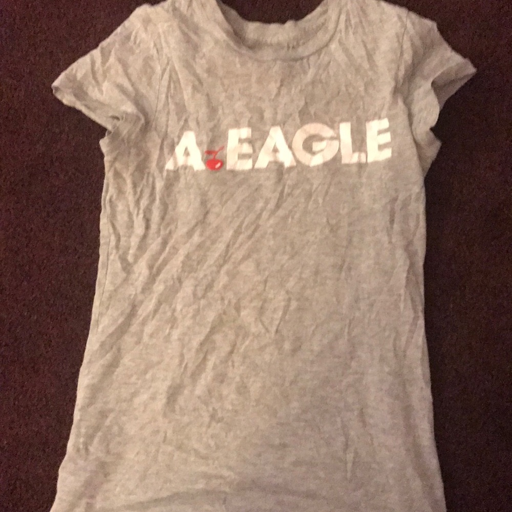 A gray American eagle t-shirt